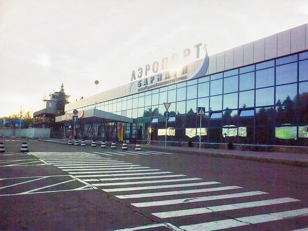 Terminalgebäude Flughafen Barnaul Bild:: Andrew Belonogow CC BY-SA 3.0